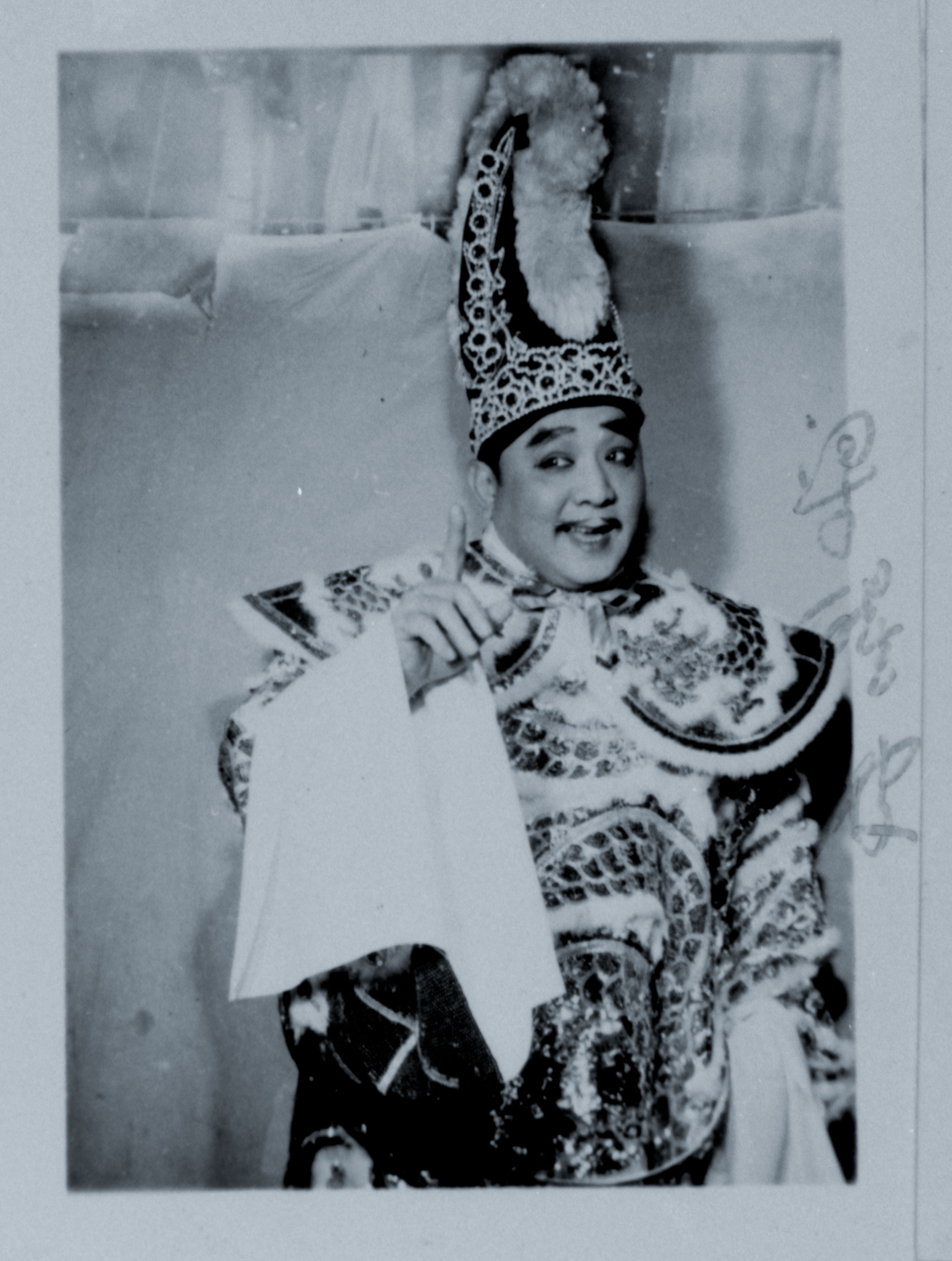 Leung Sing Por in Cantonese opera costume